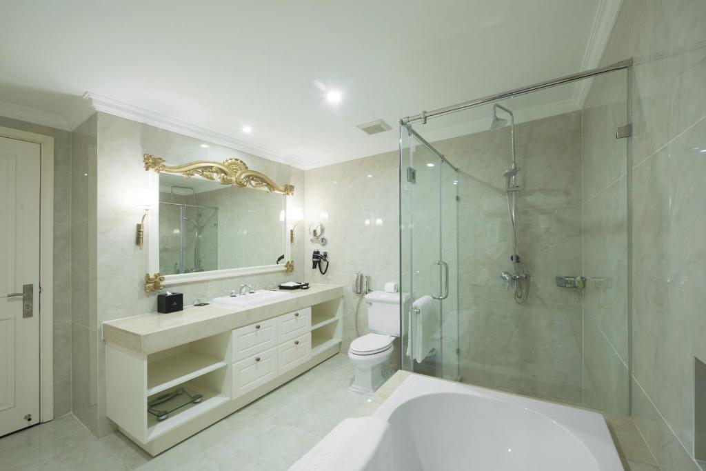 Phòng tắm Villa 4 phòng ngủ Vinpearl Resort & Golf Phú Quốc