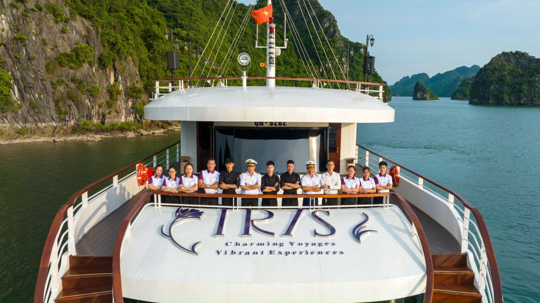 Du thuyền Iris Cruise Hạ Long