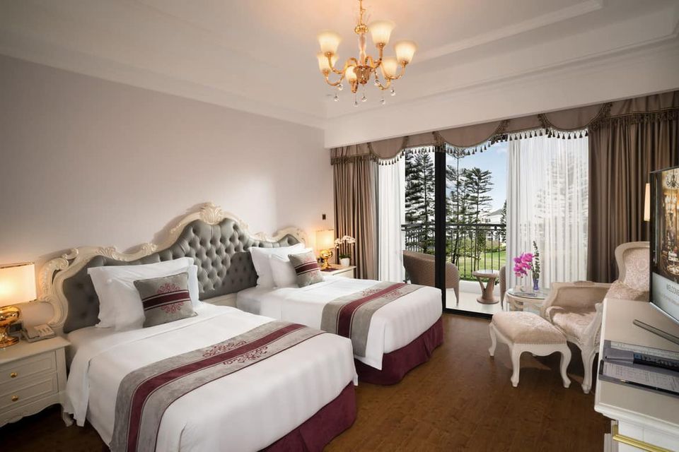 Phòng Deluxe Garden View Twin bed tại Vinpearl Hạ Long