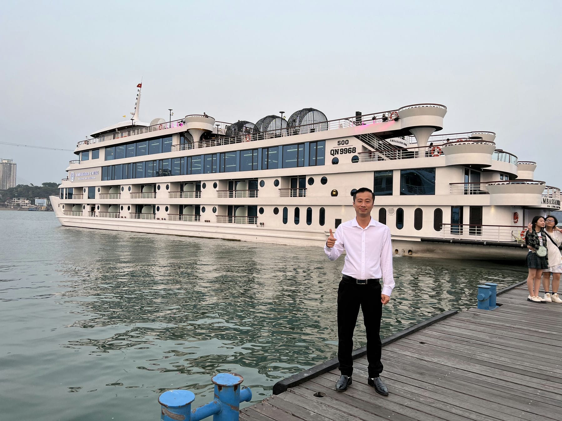Ambassador daily tại cảng tàu Quốc Tế Hạ Long