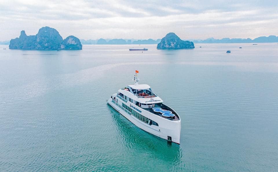 Du thuyền Symphony Cruise Hạ Long