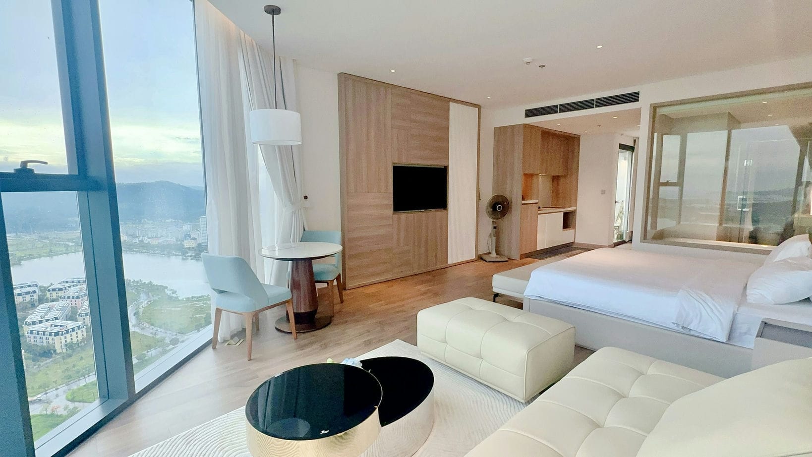 Phòng Executive bay View khách sạn A La Carte Hạ Long Quảng Ninh