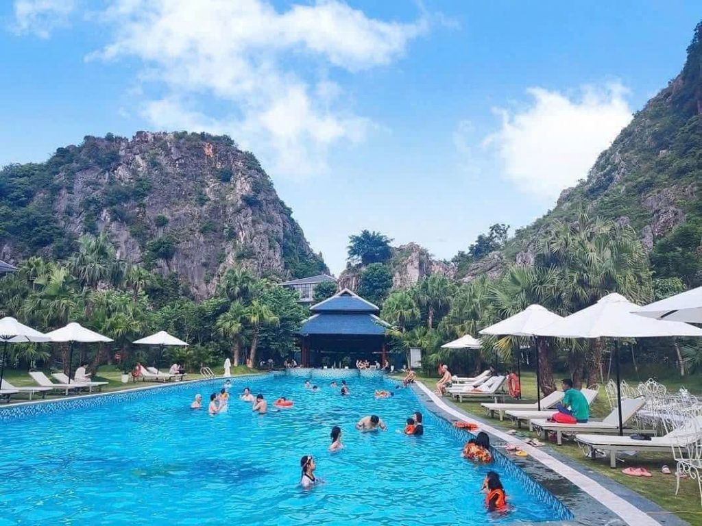Tắm khoáng nóng Onsen Kênh Gà Ninh Bình