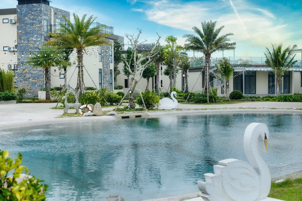 Trà Cổ Long Beach Resort Móng Cái Quảng Ninh