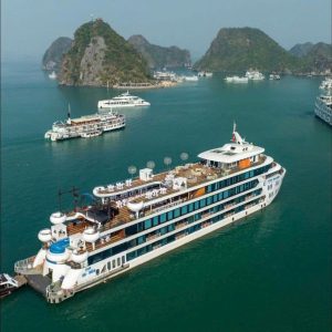 Du thuyền Luna Hạ Long khuyến mại mua 4 tặng 1
