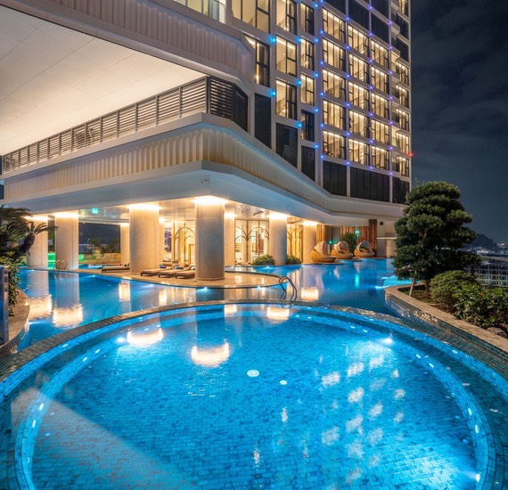 Khách sạn Blue Radission Hạ Long khuyến mại trà chiều hoặc bữa tối